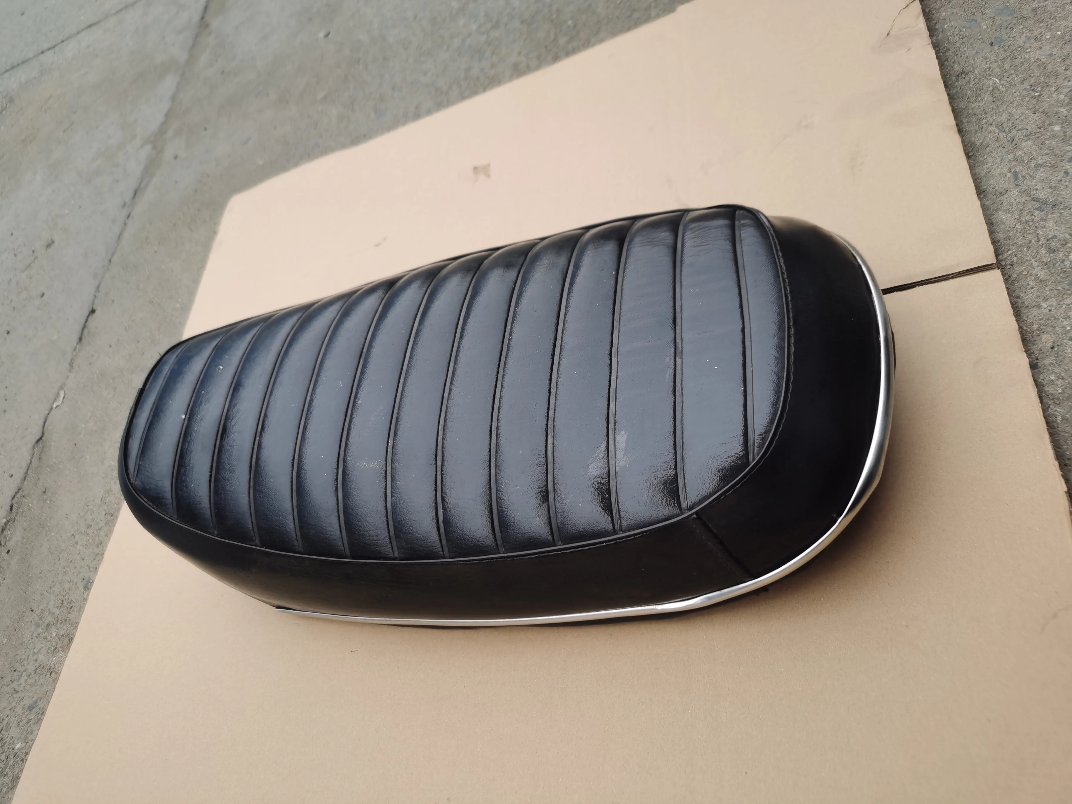 

Honda CT70 Trail 70 Dax ST70 ST 1974-1976 Complete Saddle Seat Reproduction Stock Not New