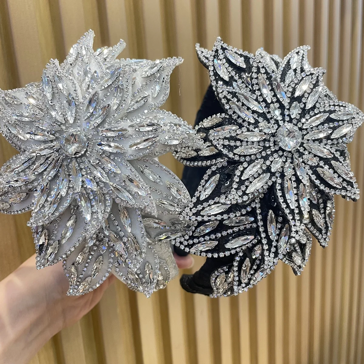 

Silver Crystal Flower Wedding Headband Rhinestone Bridal Headpieces for Women and Girls Black White Hair Accessories Bride