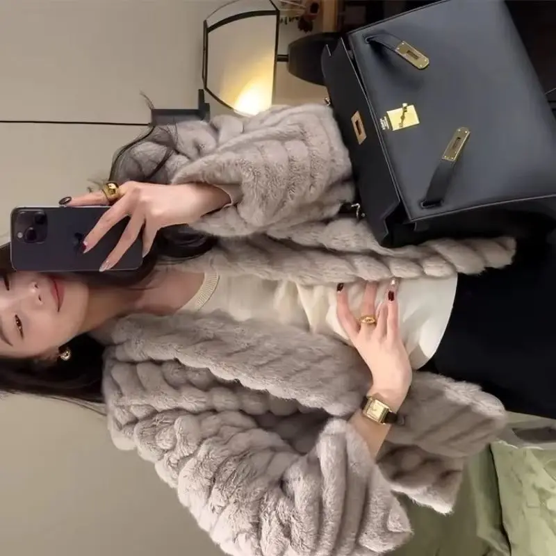 

Новая зимняя короткая куртка из искусственного меха с узором «ёлочка», экологически чистая, под норку, 2026