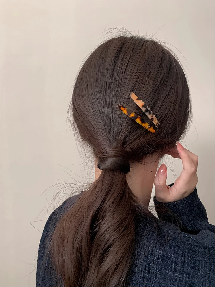 مشابك شعر بتصميم ليوبارد رجعي، إكسسوارات شعر جديدة للنساء لعام 2025، مشابك جانبية للجبهة، زينة شعر بتصميم كلمة واحدة.