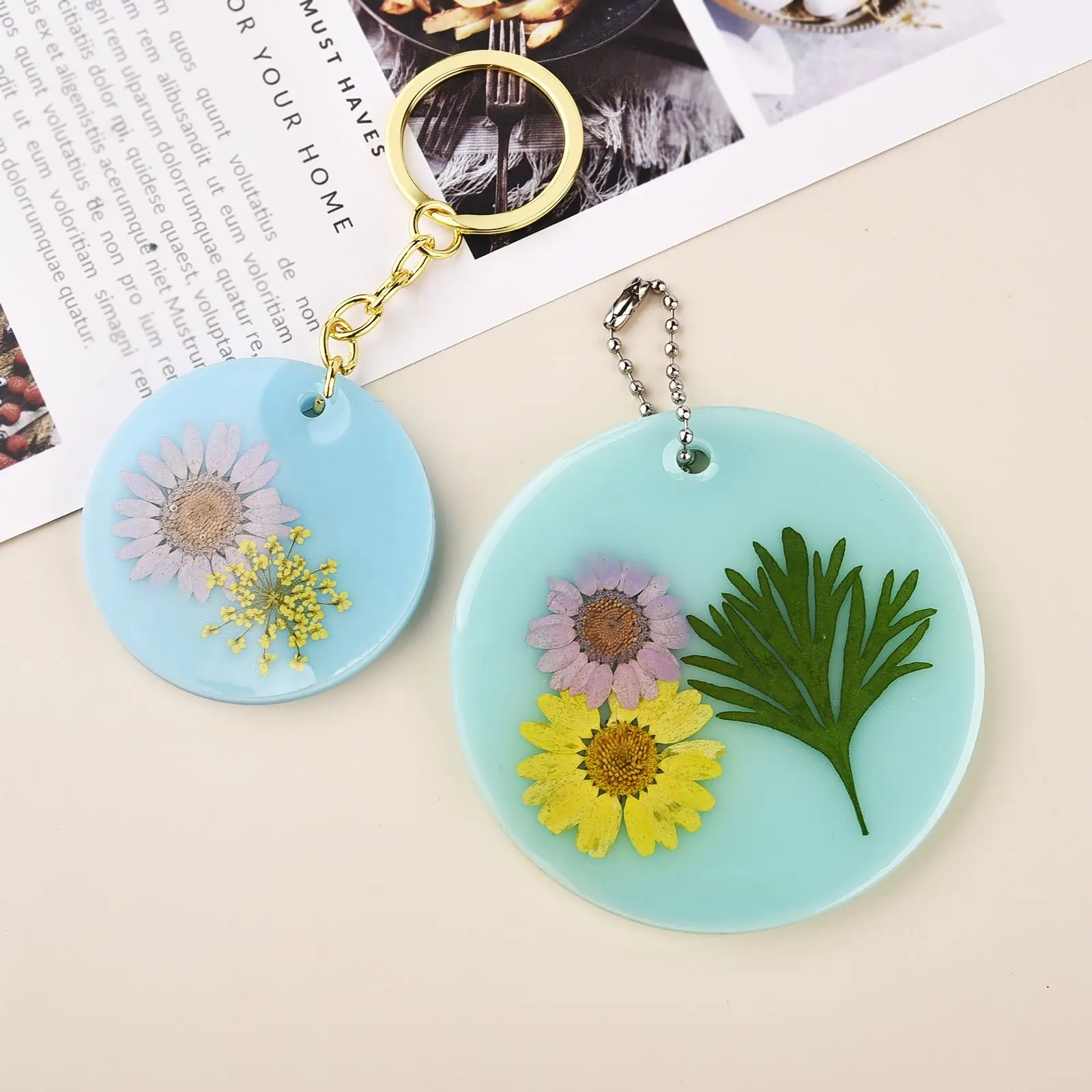 DIY Christmas Silicone Molds Keychain Ornament Mould Round Shape Epoxy Resin Pendant Mold with Hanging Hole Resin Craft Supplies