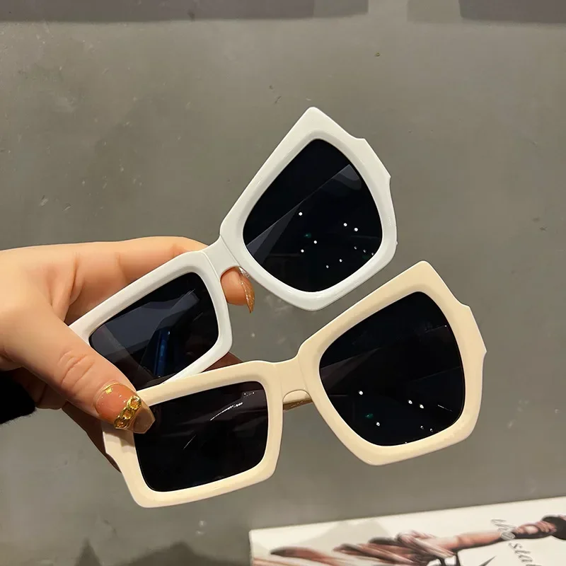 Men Designer Personality Sunglasses Funny Fashion Irregular Sunglasses Travel Vacation Sun Glasses Male Black White Mirror image 2
