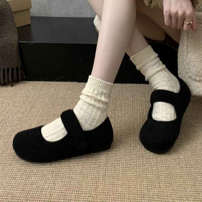 مثير بسيط لباس خارجي أحذية قطنية دافئة الخريف والشتاء موضة جديدة متعددة الاستخدامات بالإضافة إلى المخملية حذاء مسطح غير رسمي للنساء