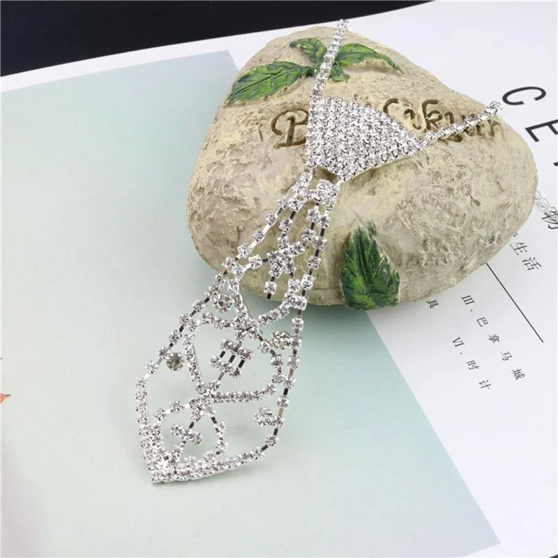 المرأة بريق مثير لربطة العنق حجر الراين مع قلادة مجوهرات سلسلة قابلة للتعديل