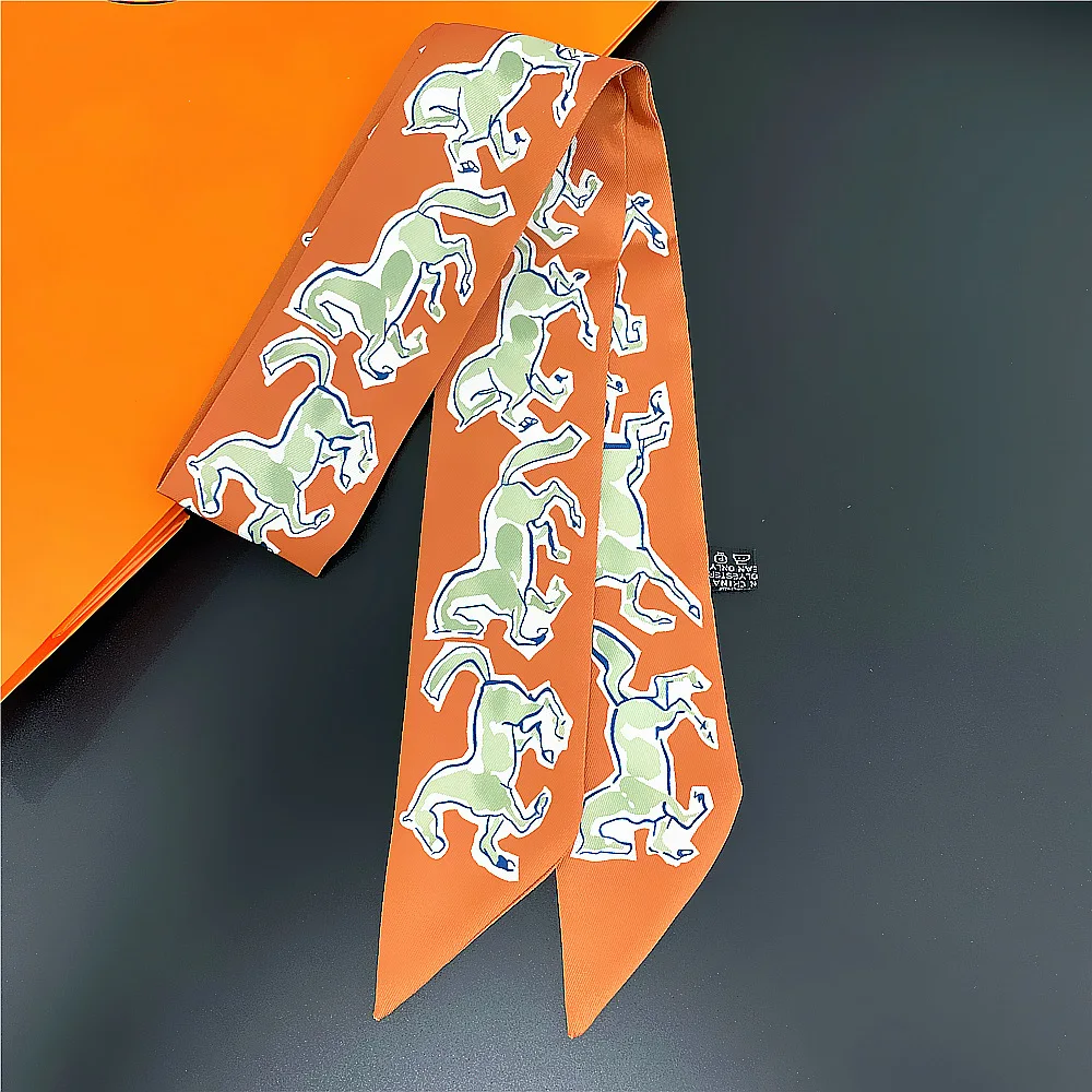 ผ้าพันคอไหมพิมพ์ลายอานม้าสุดหรู ดีไซน์แบรนด์ดัง ปี 2026 สำหรับผู้หญิง ใช้เป็นผ้าคลุมผม ผ้าพันคอ ผ้าคาดผม ผ้าพันคอผูกผม ผ้าพันคอผูกคอ ผ้าพันคอผูกศีรษะ