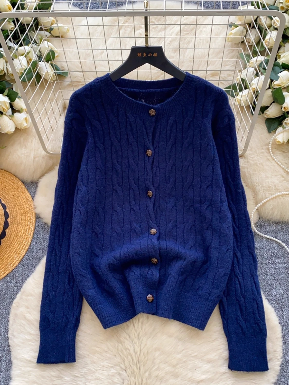 2026 جديد الخريف المرأة خمر س الرقبة طويلة الأكمام سترة مشغولة من الصوف واحدة الصدر بلون التقلبات سترة مشغولة من الصوف القمم #5