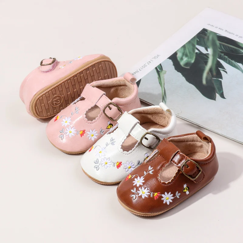 Spring and Autumn Cute Baby Girl Embroidered Princess Leather Shoes High Quality Anti Slip Prewalker Shoes First Walkers BMB4145