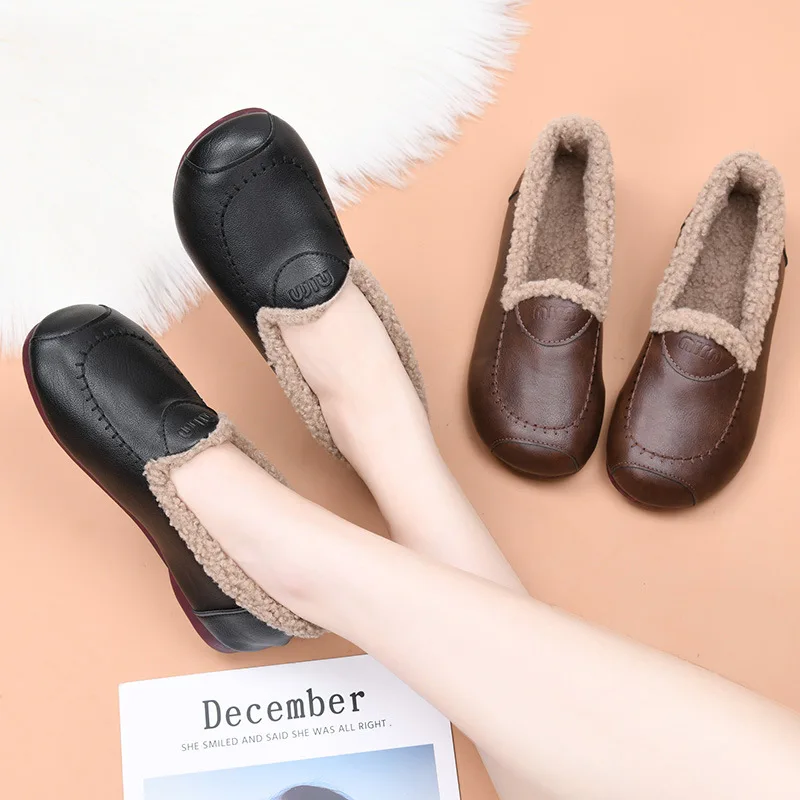 Mao Mao Shoes Women's Winter Plush 2025 New Versatile Flat Bean Shoes Warm and Comfortable One Step Cotton Shoes