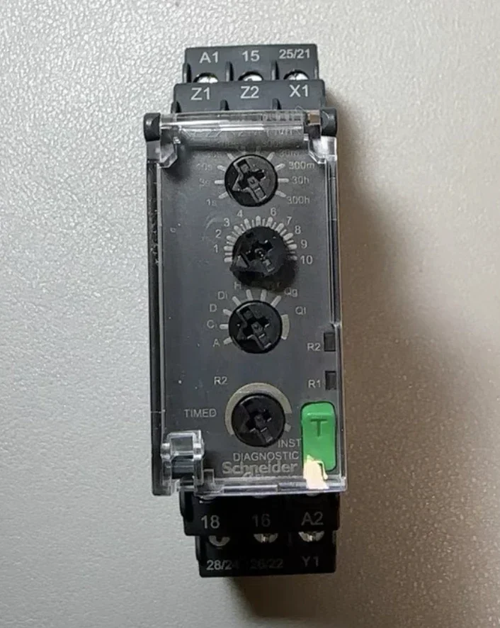 Brand new RE22R2MYMR relay
