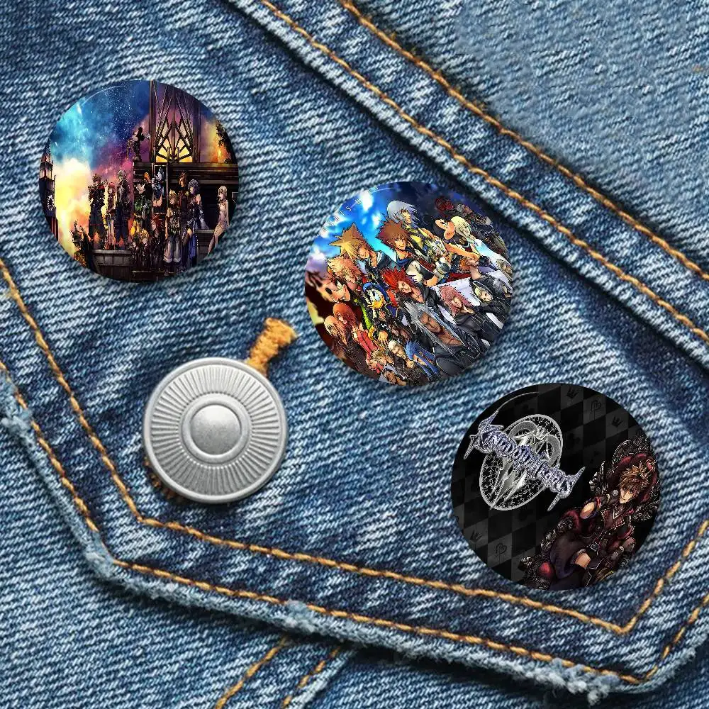 أنيمي K-Kingdom H-قلوب أنيمي زر دبوس بروش اليدوية للملابس الكرتون شارة ظهره الديكور مجوهرات اكسسوارات #3