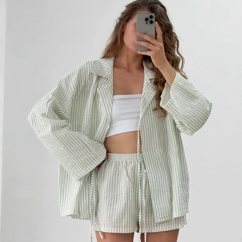 HiLoc Green Casual Striped Woven Inelastic Women'S Pajamas Two-Piece Long-Sleeved Lapel Lace-Up Placket Top Elastic Waist Shorts