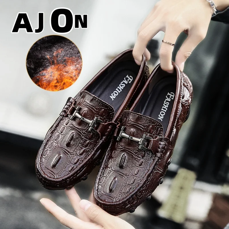 

Luxury new winter velvet warm casual soybean shoes men's shoes crocodile style men's flat classic driving shoes