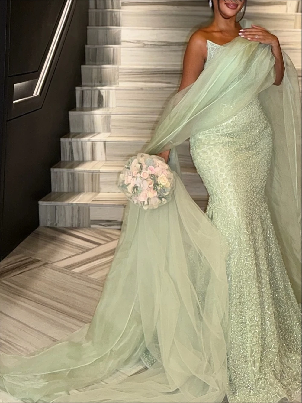 

Customized Simple Green Organza Evening Dress Formal Strapless Sleeveless Celebrity Gowns Classic Mermaid Court Train Prom Dress