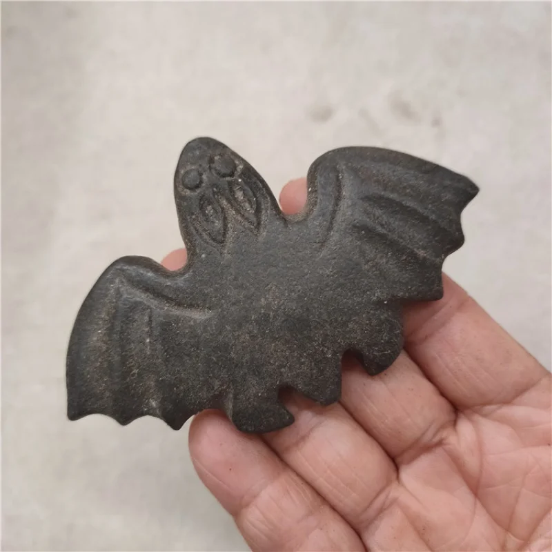 Antique Old Crafts Iron Stone Red Mountain Culture Bat Pendant Jade Pendant Le Zi