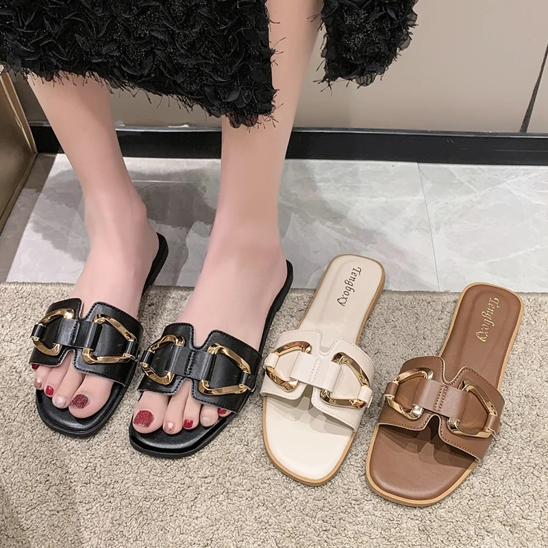 

Women Slippers Fashion Sexy Open Toe Outdoors Slippers Metal Decor Single Band Flat Sandals Luxurious Party Shoes Slides Women