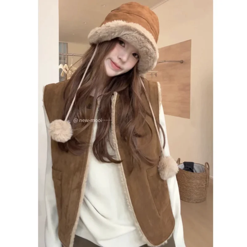 

Korean style women winter warm plush vest coat Fashion streetwear Retro double-sided suede and velvet leather sleeveless jacket