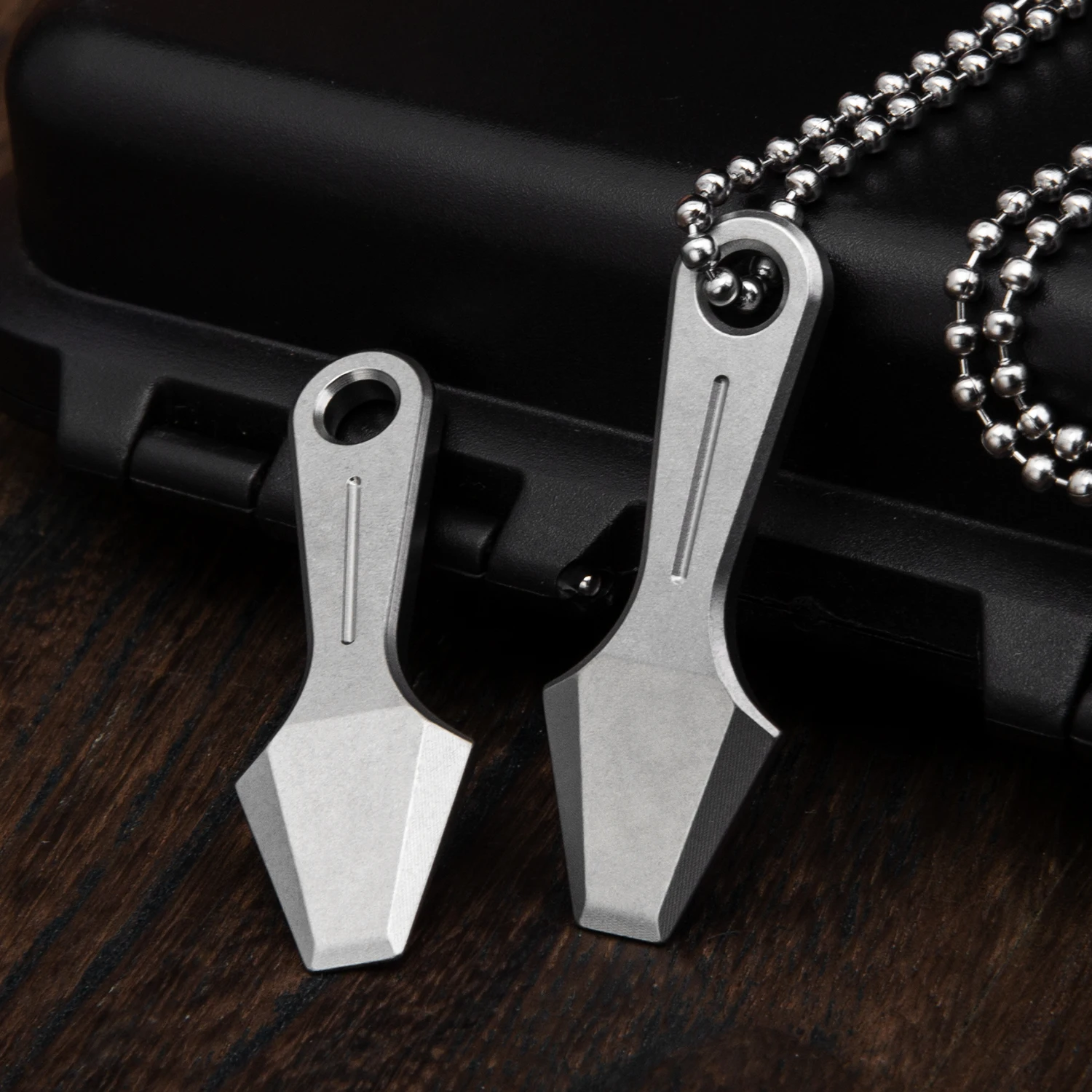 Mini Ultra Light Titanium Alloy Pry Bar EDC Tool Outdoor Small Tools Key Chain Functional Pendant Unpacking Bottle Opener