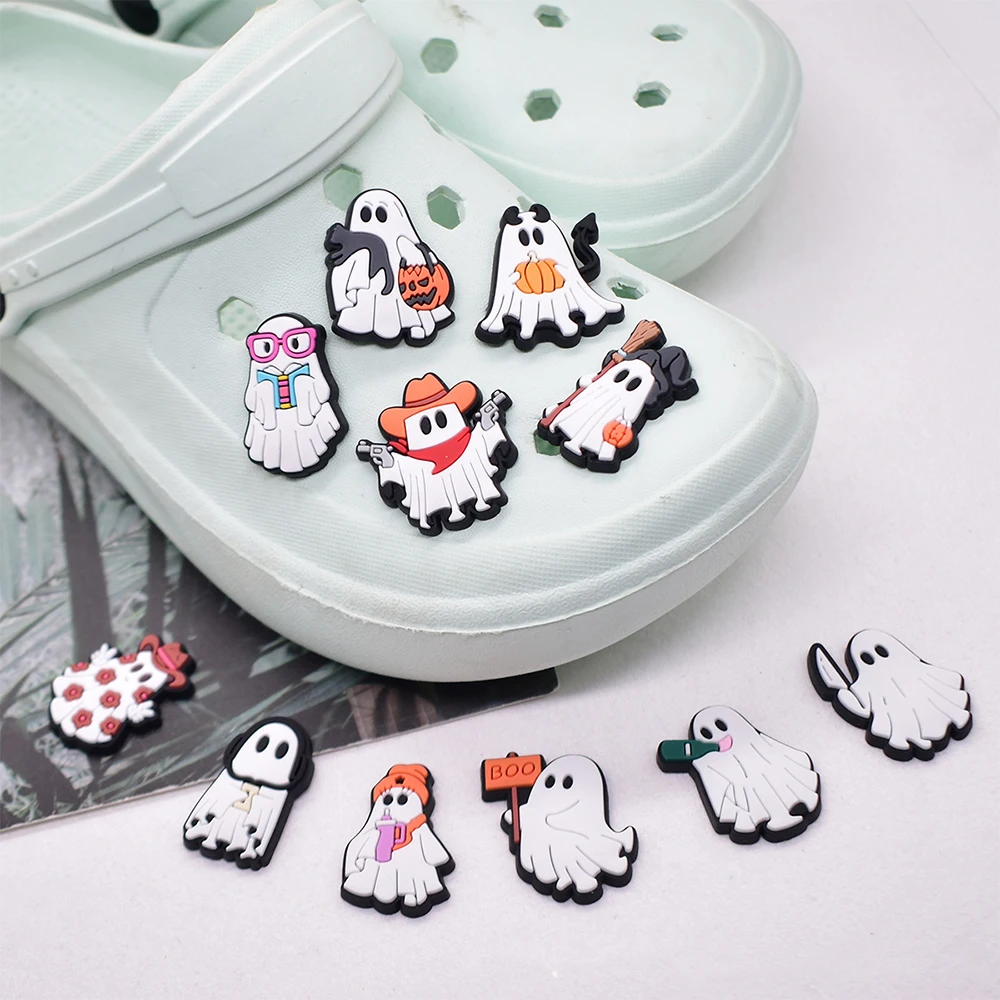 25PCS Cute Ghost Shoe Charms Halloween Boo Ghos Shoe Pins for Croc Best Halloween Gift