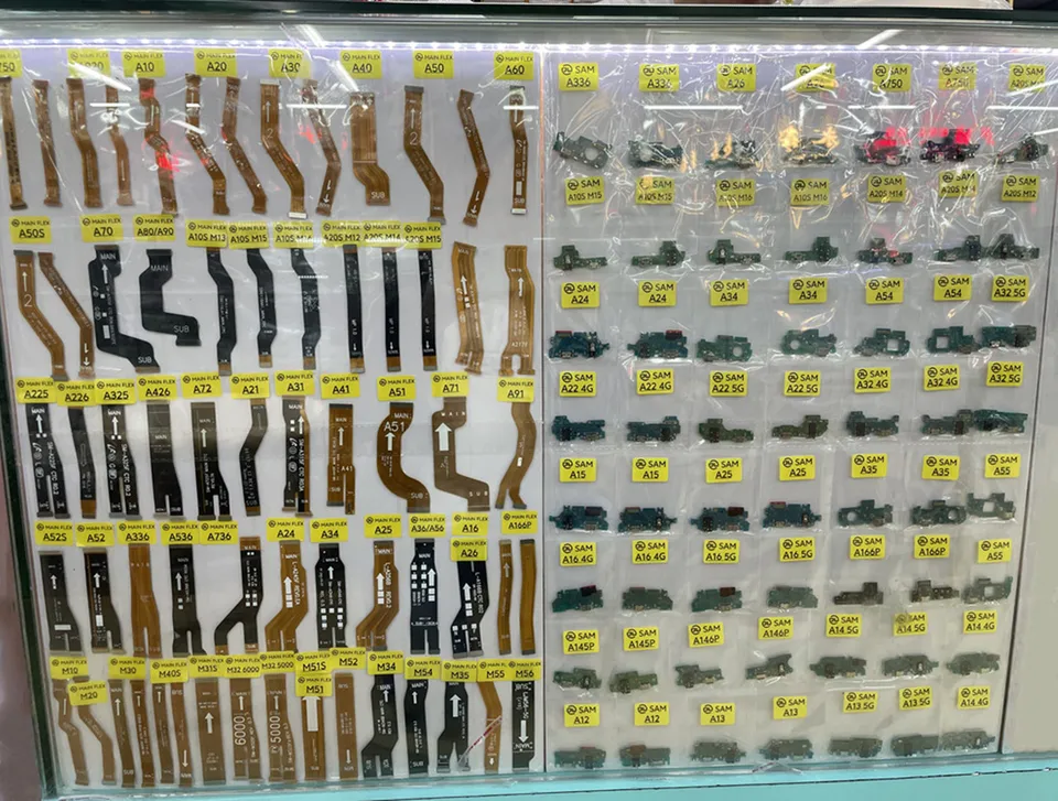 1 個ワイヤレス充電 NFC + イヤホンモジュールボトムサウンド