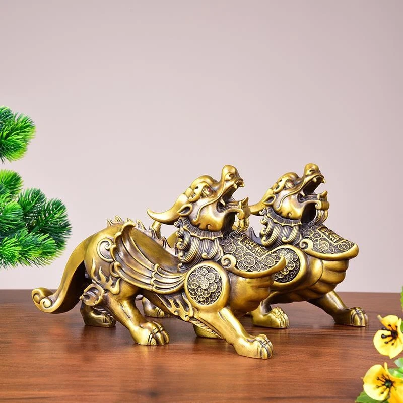 Copper Attracts Wealth Treasures From All Directions, Overlord Flying Pixiu, A Pair Of Large And Small Sizes For