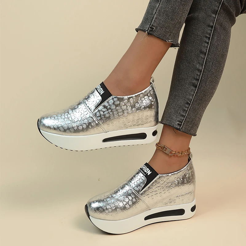 Modische Damen Metallic-Krokodil-Textur Slip-On Versteckter Keilabsatz Plateau-Schuhe Damen Höhenverstärkende Casual Walking Loafers Sneakers – Detail 1