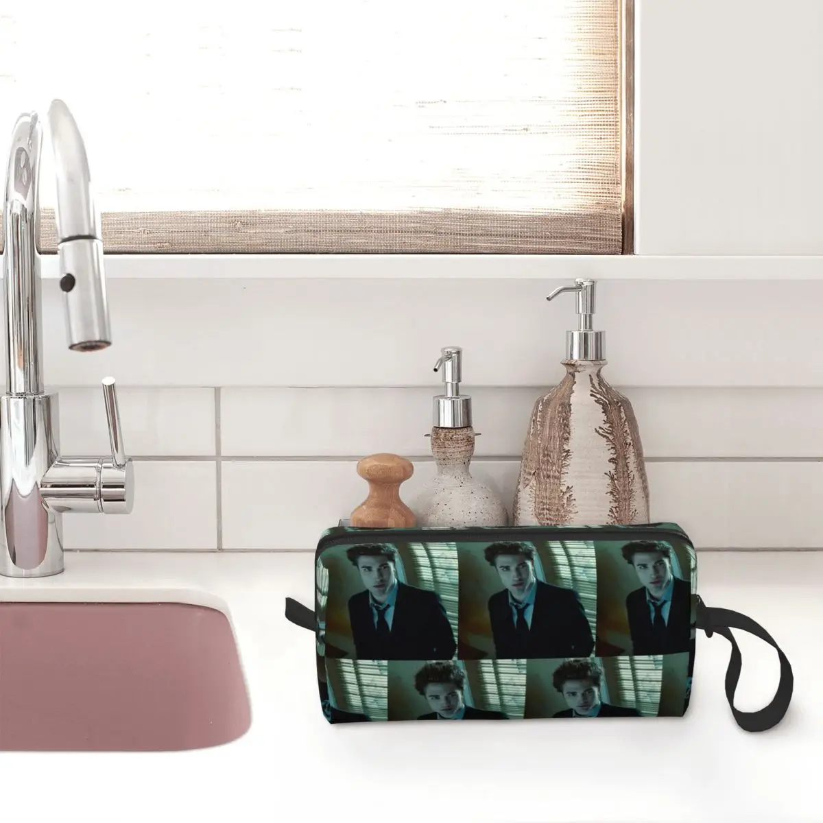The Twilight Saga Edward Cullen Makeup Bag Cosmetic Organizer Storage Dopp Kit for Women Beauty Travel Pencil Case