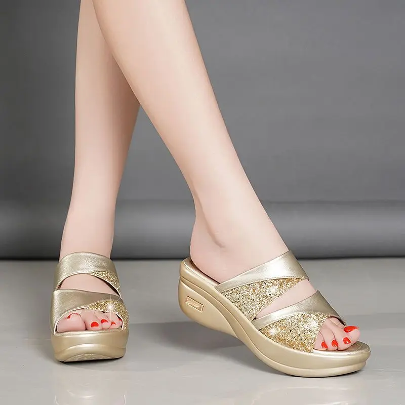 Summer New Women Slippers Casual Glitter Gold Open Toe Sandals Outdoor Slides Women Wedge Platform Comfortable Slippers Women