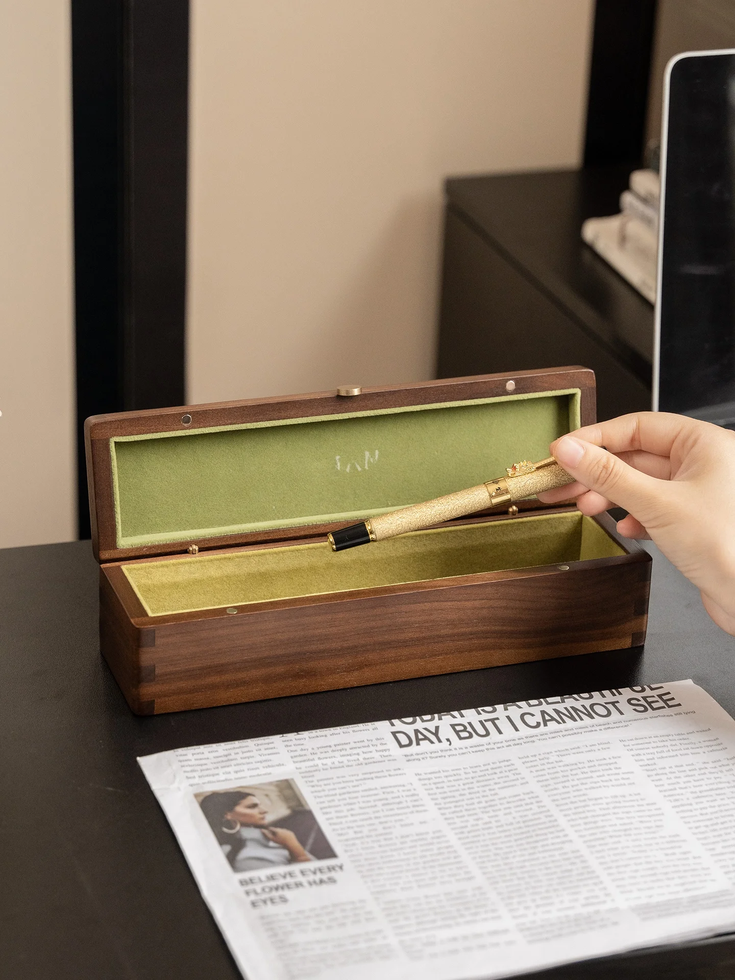 

Вместительный практичный деревянный органайзер для ручек, коробка для хранения канцелярских принадлежностей, роскошный эстетичный дизайн, подлинное деревянное исполнение