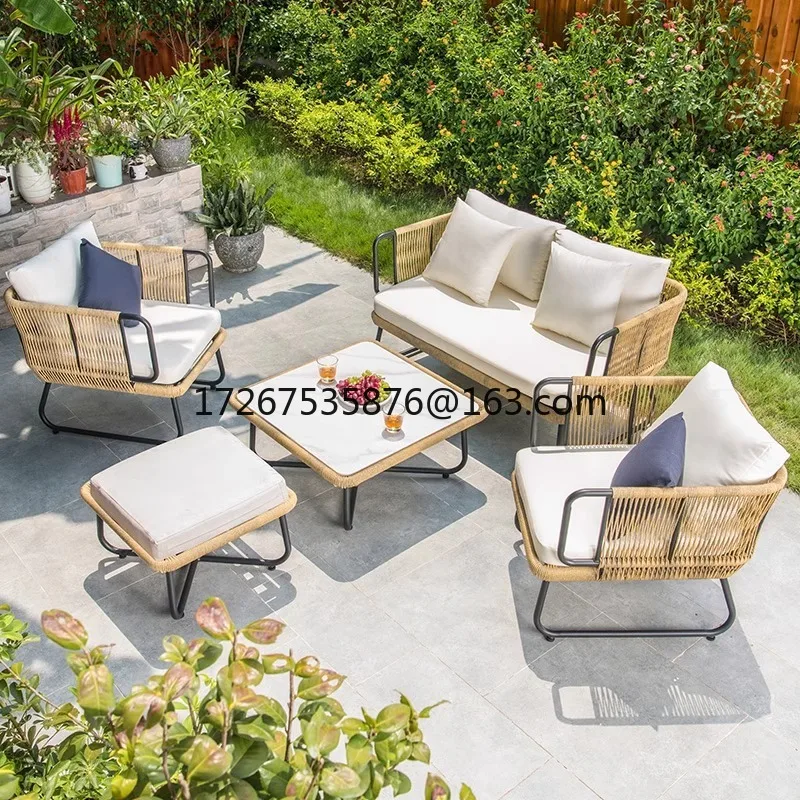 Sofa ogrodowa, stolik kawowy, rattanowy zestaw mebli ogrodowych, na dziedziniec, zestaw krzeseł rattanowych do wypoczynku, balkon na świeżym powietrzu, meble ogrodowe