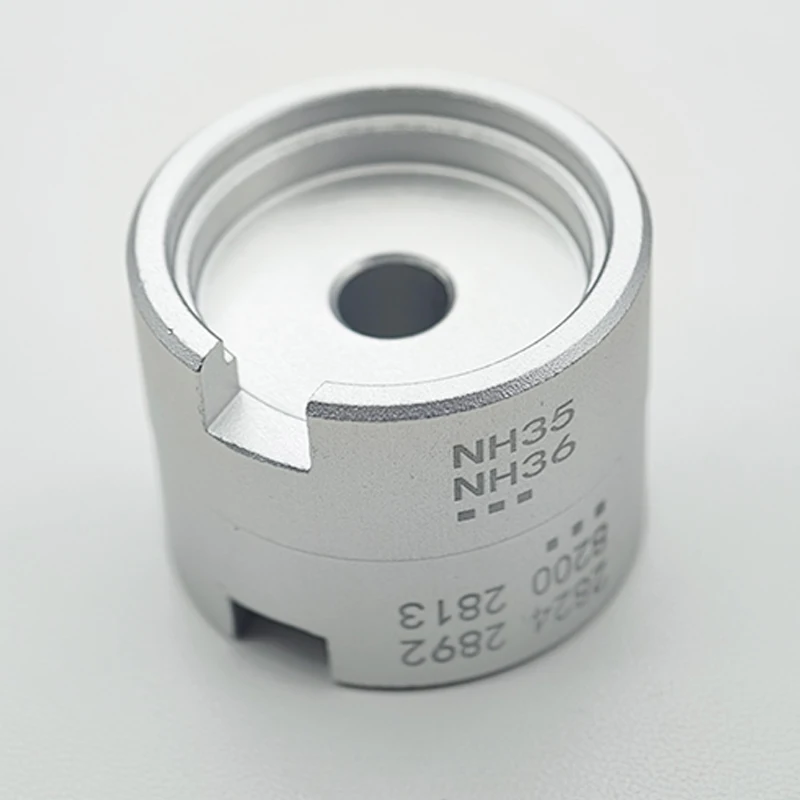 時計ムーブメントホルダーブラケットは、NH35、NH36、4R35、4R36、7S26、8215、2824、2836ムーブメント、SKX007改造ベース修理組立ツールに適合します。