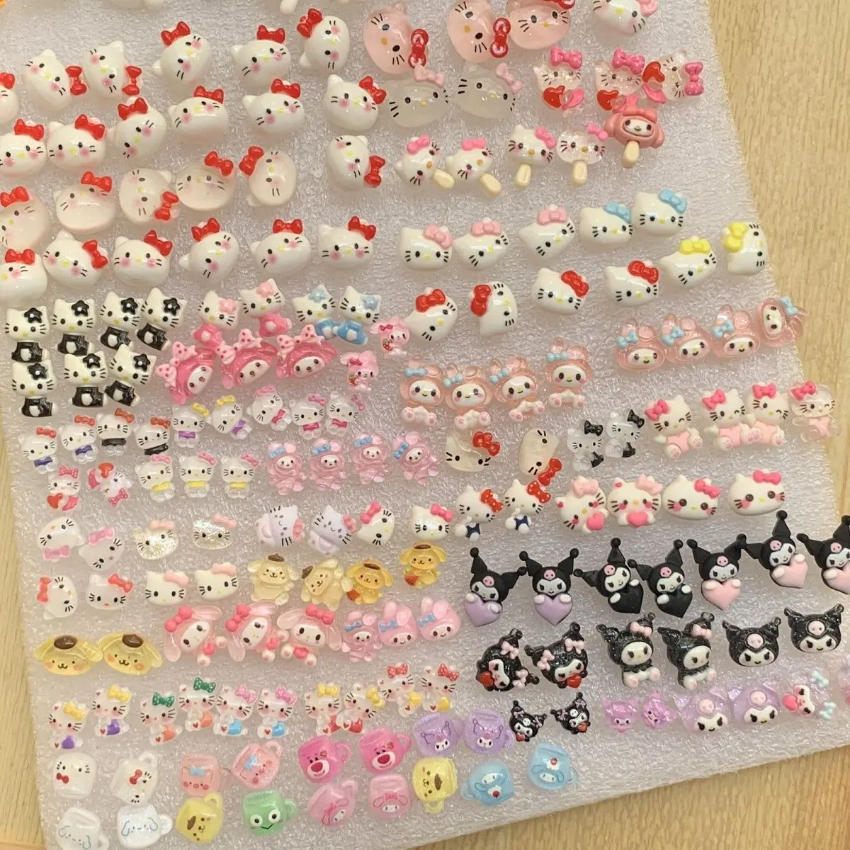 

Sanrio Plastic Earrings Kawaii Hellokitty Kuromi Cinnamoroll Mymelody Sweet Girl Heart Earrings Jewelry Gift for Women