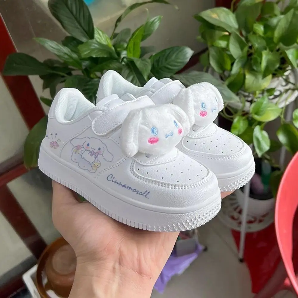 

Miniso Sanrios Kuromi Cinnamoroll, детская обувь для девочек, милые белые кроссовки с сердечками в стиле аниме Melody, противоскользящие кавайные кроссовки с мягкой подошвой, подарок
