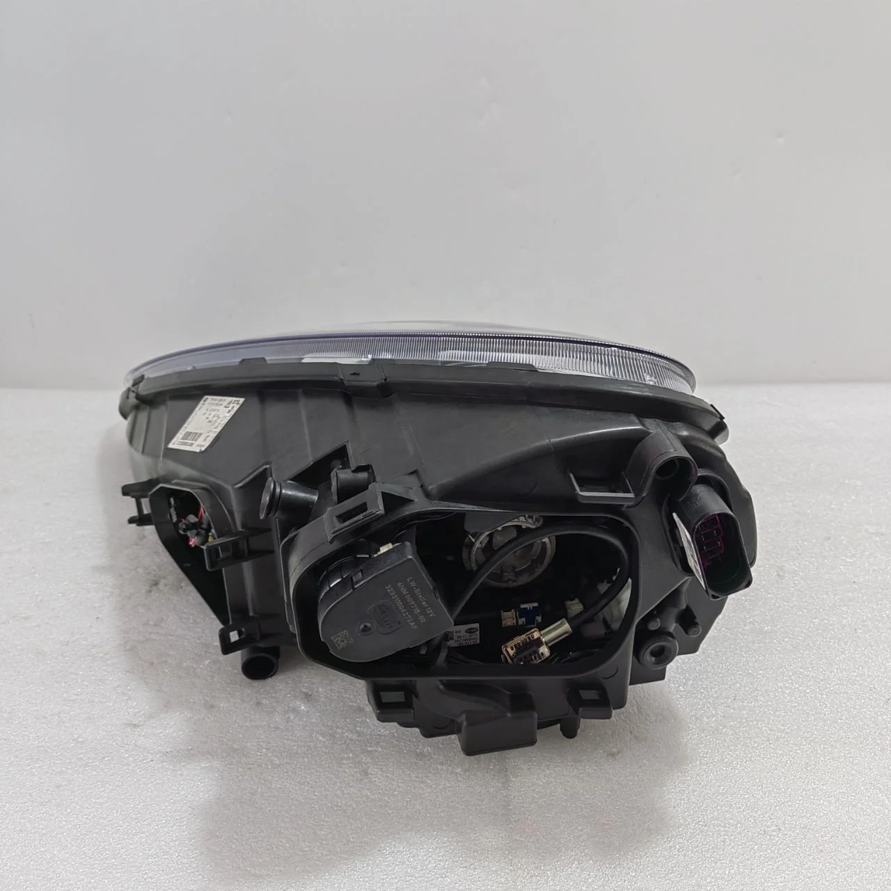 ชุดไฟหน้าสีดำใหม่พร้อมไฟเดย์ไลท์ 4LED รุ่น High Configuration สำหรับ Cayenne V8 4.8T GTS Turbo s ปี 2011-2014