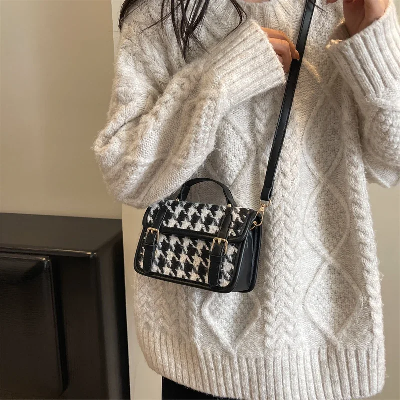 Japanese Style Plaid Cloth Handbag Designer Crossbody Phone Bag For Women Small Square Bag Purse Versatile Flap Messenger Bag