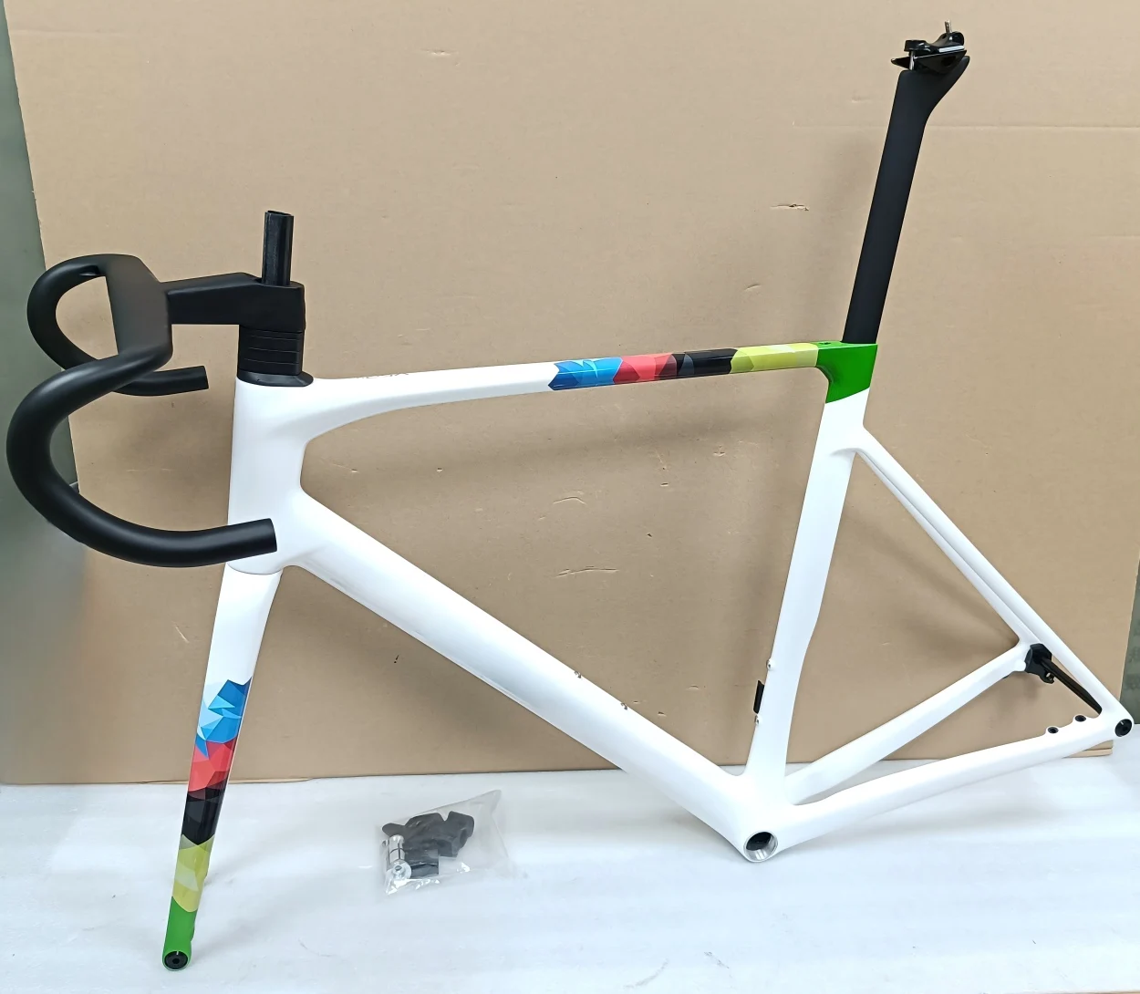 

V5Rs carbon road frame racing frameset T1100 carbon frame with CC01 handlebar, BSA Bottotm Bracket