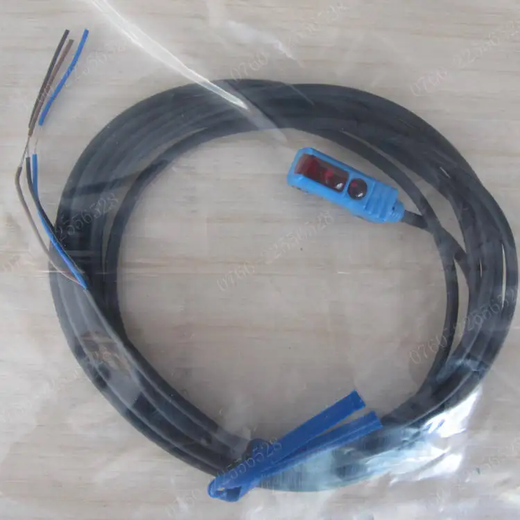 New Original Sick WT2S-N131 Optoelectronics Switch Sensor Line 30-50cm