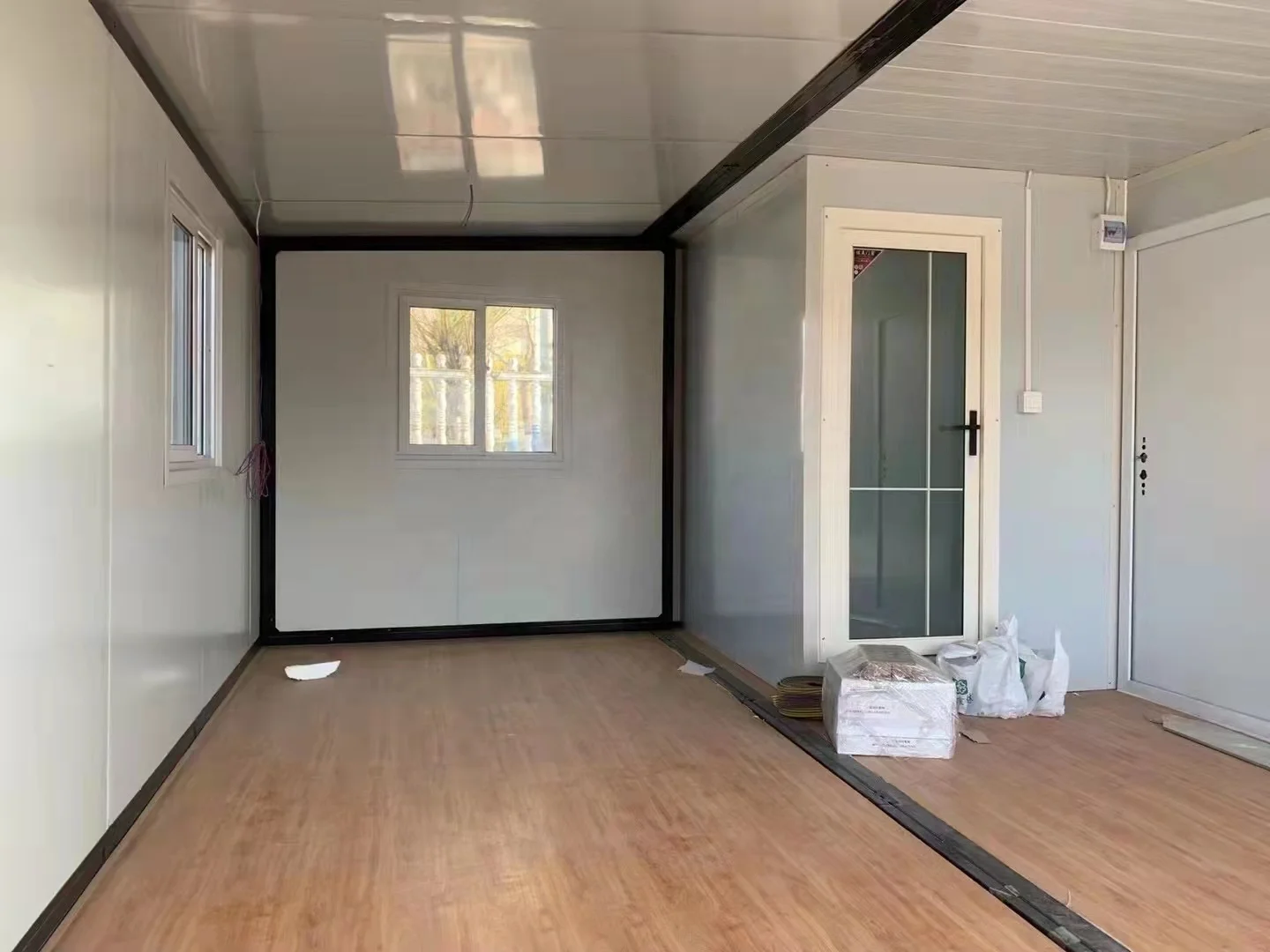 Expandable Modular Foldable Prefab Container House with Steel Frame for Hotel Use Portable Tiny Home Modern Design