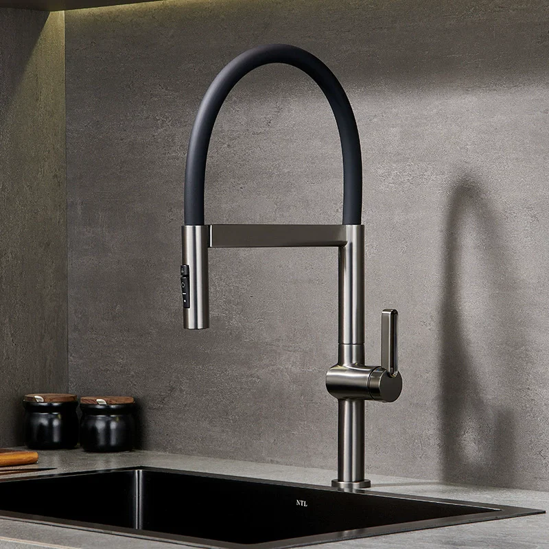 ก๊อกน้ําห้องครัวอ่างล้างจานแตะเดี่ยวก๊อกน้ําร้อนและเย็นปืนสีเทาหมุนทองเหลือง TAP ฟังก์ชั่นแม่เหล็กใหม่มาถึง