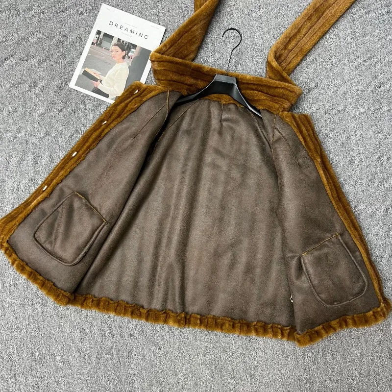 เสื้อโค้ทขนเฟอร์เทียมแบบมีผ้าพันคอในตัวสำหรับผู้หญิง สไตล์วินเทจ ขนฟูหนานุ่ม อุ่นสบาย ความยาวปานกลาง สำหรับฤดูใบไม้ร่วงและฤดูหนาว