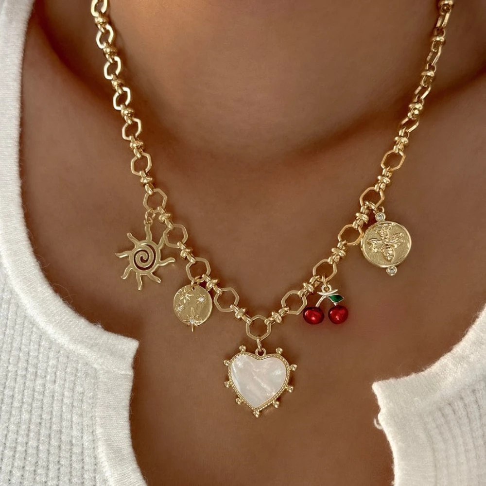 

Vintage Countryside Series Necklace Love Shell Bee Cherry Pendant Gold Plated Jewelry Accessories