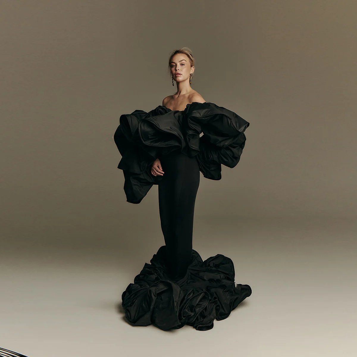 Preto sereia mangas em camadas vestido feminino grávida chique longo vestido de maternidade elegância tafetá fora do ombro vestidos de maternidade