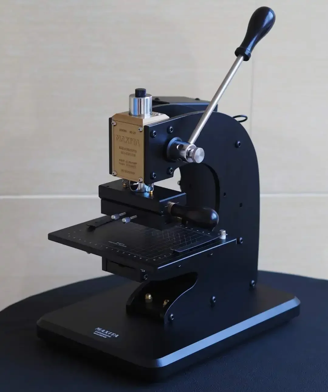 TAO Business card leather packaging indentation machine, handmade leather goods