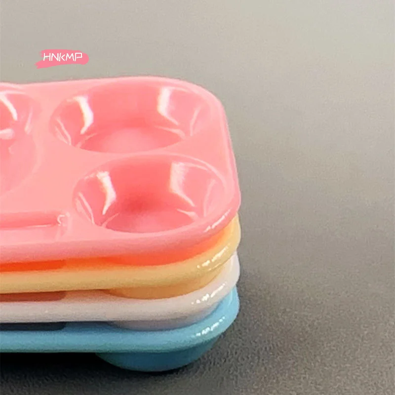 1Pc Cartoon Nail Art Kleurenpalet Plastic Gel Polish Mengbak met Borstelhouder DIY Schildergereedschap voor Nagelkunstwerk