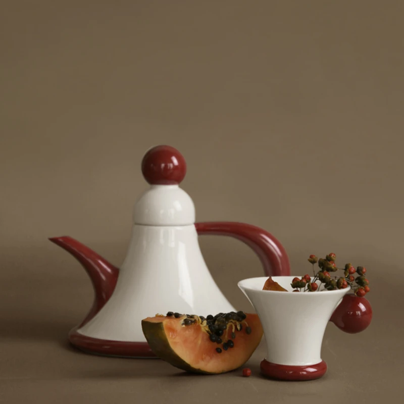 Cream colored French antique style tea pot and cup set for home use with high aesthetic value and exquisite tea sets