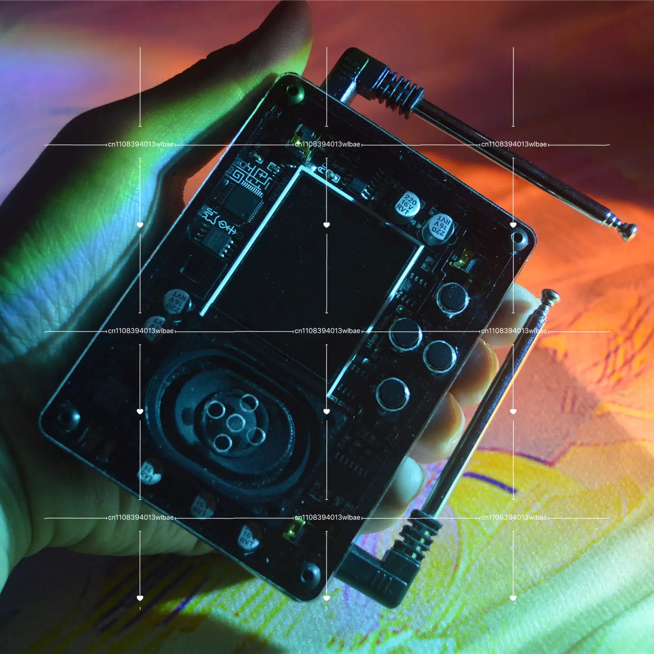 

Электронный музыкальный инструмент теремин: уникальный подарок для гиков и ценителей, отличный вариант для парня