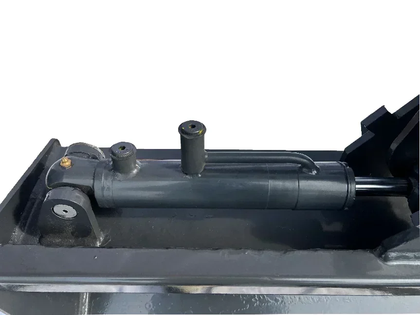 ChuangXin 2024 OEM Chinese Factory Mini Hydraulic Crawler Excavator 800mm Rotating Swing Titling Bucket including oil pipe