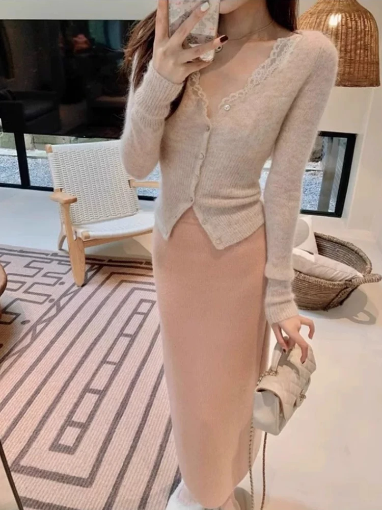 Suéter de punto con empalme de encaje y cuello en V para mujer, capa Base adelgazante, ropa interior, Top, viento suave, moda de viaje 2025