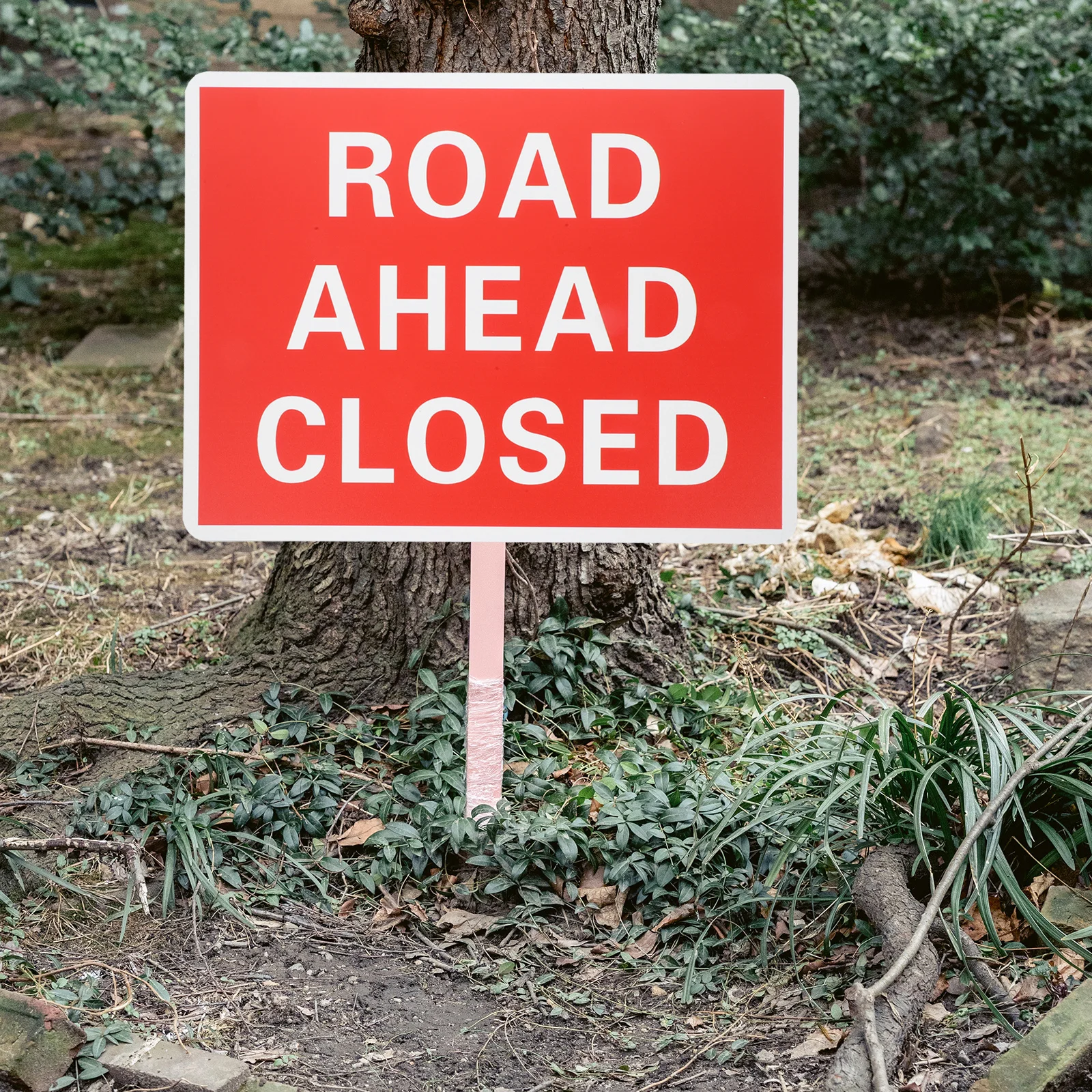 

Road Closed Sign Weatherproof PVC Large Clear Printing Easy Operation Road Safety Warning Sign Signs Plastic Signs