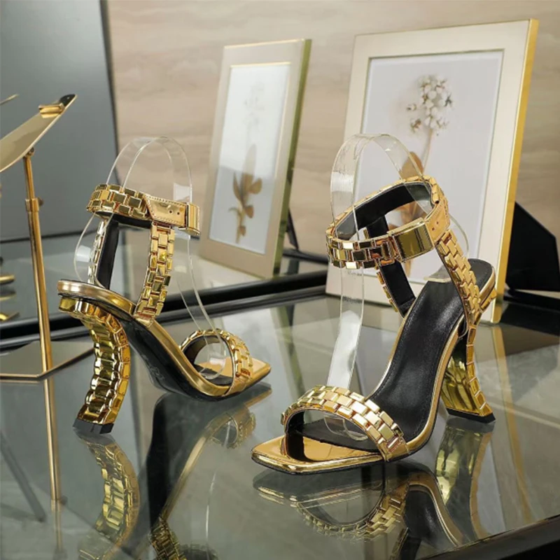 Karree Metall Uhr Kette Geformt Ferse Sandalen Frau Sommer 2026 Slingback Hohl Schnalle High Heel Plus Größe Schuhe für Frauen