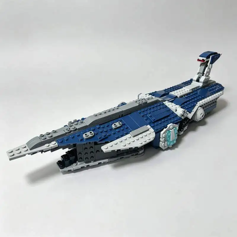 656PCS Blue Futuristic Space Cruiser Building Blocks DIY Assembly Starship Model With Command Bridge Creative Collection Gift